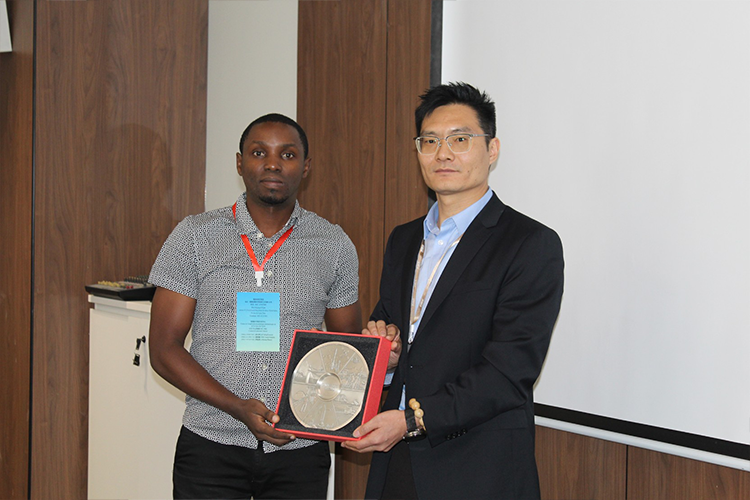 Gift Presentation Photo 2